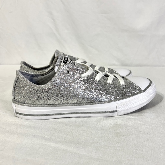 Junior Converse All-Star Chuck Taylor Silver Glitter Sparkle Low Top Sneakers - Picture 2 of 8